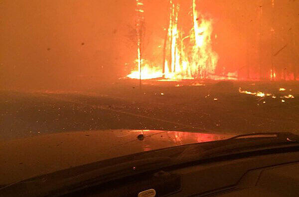 In Kanada toben heftige Waldbrände. In Alberta ist eine ganze Stadt von den Flammen bedroht.