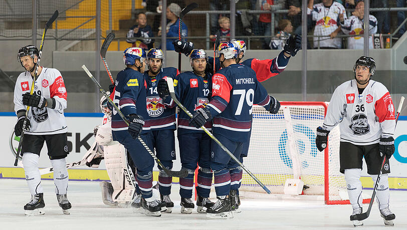 Mister Hattrick! Der Deutsch-Däne Mads Christensen (m.) erzielte beim 5:1-Sieg des EHC über Turku drei Treffer. Mister Hattrick! Der Deutsch-Däne Mads Christensen (m.) erzielte beim 5:1-Sieg des EHC über Turku drei Treffer.