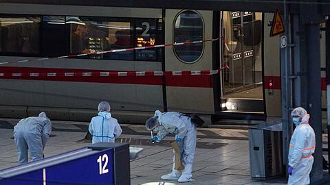 Die Spurensicherung arbeitete am Abend am Hauptbahnhof.