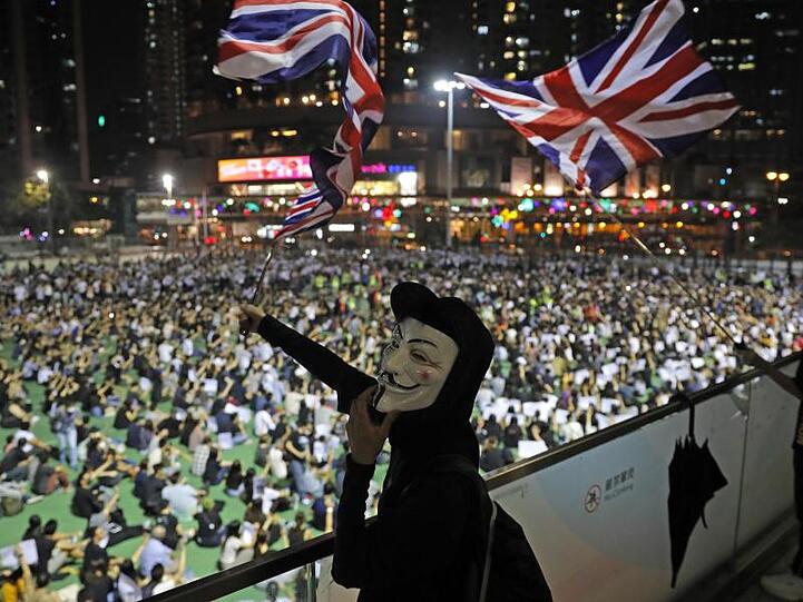Seit mehr als vier Monaten demonstrieren die Hongkonger gegen ihre eigene Regierung, die kommunistische Führung in Peking und ihren wachsenden Einfluss auf die chinesische Sonderverwaltungsregion.