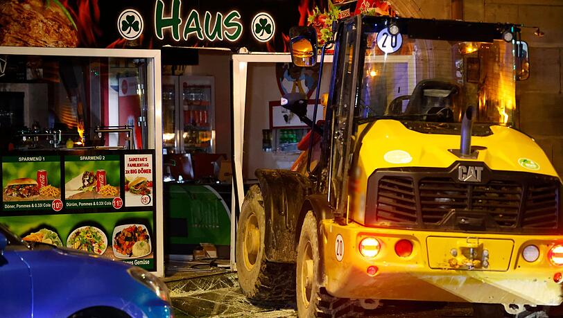 Mittlerweile befindet sich der Verdächtige in Untersuchungshaft. Mittlerweile befindet sich der Verdächtige in Untersuchungshaft.