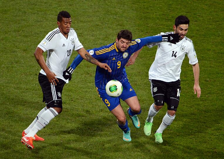 JÉROME BOATENG NOTE 3: Im Team als Ersatz für den verletzten Höwedes. Zeigte seine Sprintstärke, hätte mehr nach vorn tun können.