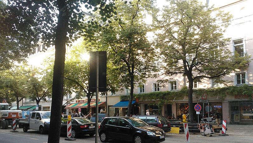 In der Wörthstraße kann man derzeit mit etwas Glück direkt vor den Lokalen parken. In der Wörthstraße kann man derzeit mit etwas Glück direkt vor den Lokalen parken.