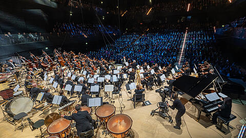 Erinnern Sie sich noch? So sieht ein voller Saal aus: Die Isarphilharmonie bei der Eröffnung im Oktober durch die Münchner Philharmoniker unter Valery Gergiev - bei vollem Saal und ohne Maskenpflicht.