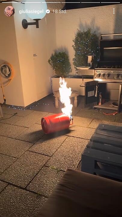 Eine Gasflasche fing auf dem Balkon von Giulia Siegel plötzlich Feuer. Eine Gasflasche fing auf dem Balkon von Giulia Siegel plötzlich Feuer.