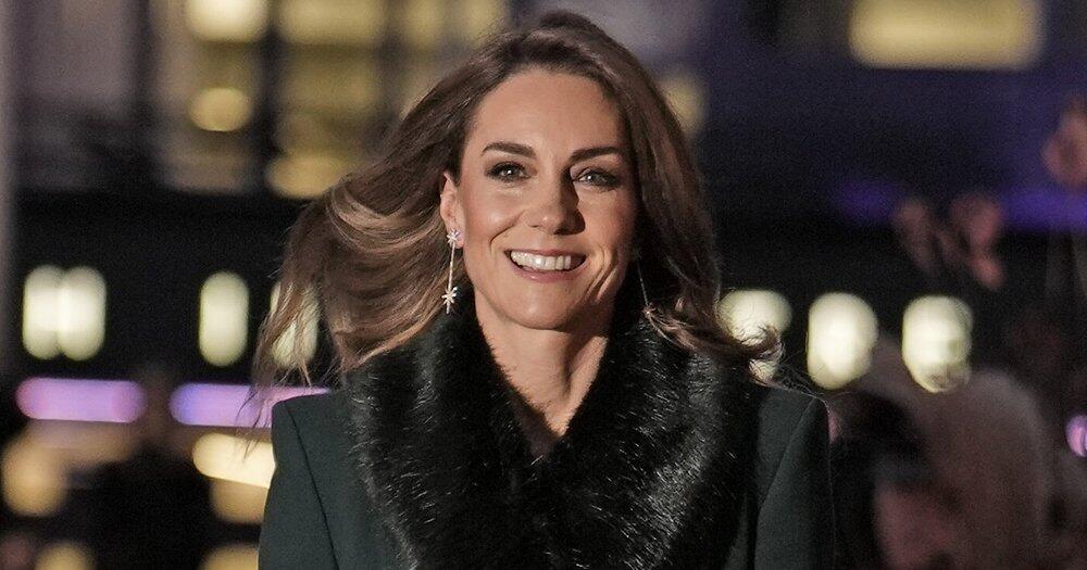 Prinzessin-Kate-spendet-Weihnachtsbaum-an-ihre-Krebsklinik