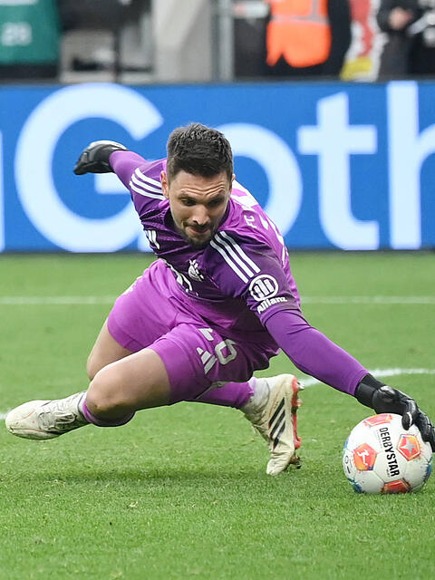 Gegen Leverkusen erstmals seit eineinhalb Jahren wieder im Bayern-Tor, und direkt verletzt: Sven Ulreich.