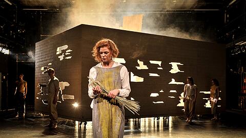 Magdalena Wiedenhofer in "Indika".