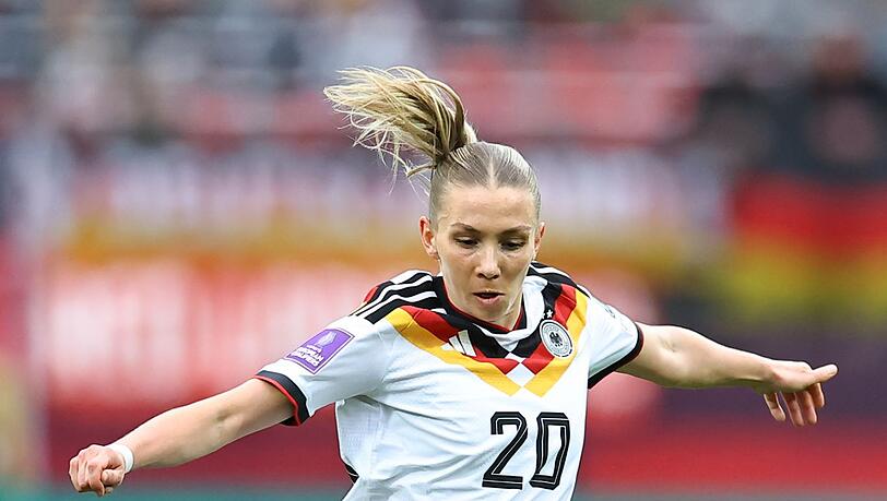 Feste Gr&ouml;&szlig;e im deutschen Mittelfeld: Elisa Sen&szlig;.