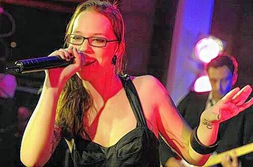 Sie kommt zum Isarinselfest: Die Sängerin Stefanie Heinzmann.