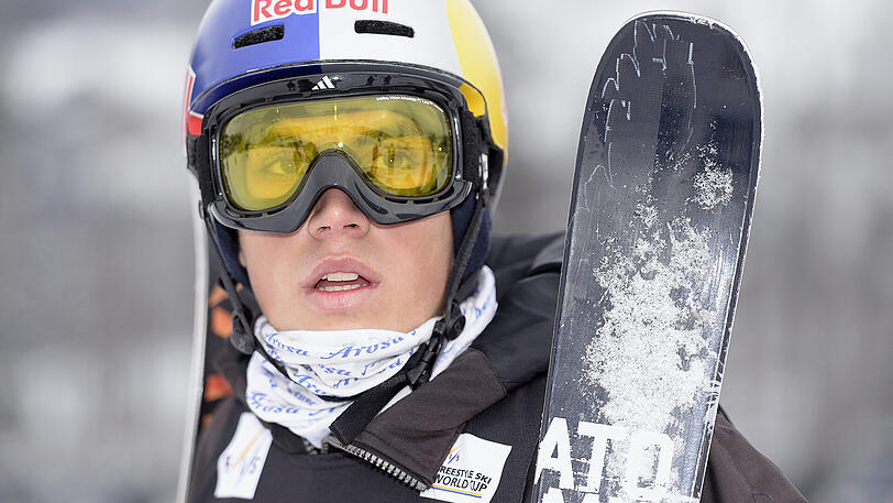 Der Schweizer Elias Ambühl übertraf die bisherige Bestmarke des Norwegers Anders Backe (128,7 km/h).