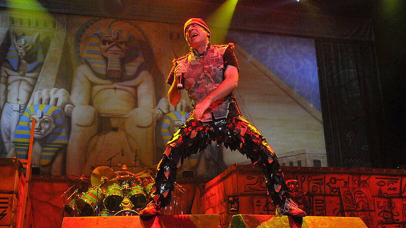 Bruce Dickinson während eines Auftritts seiner Band "Iron Maiden"