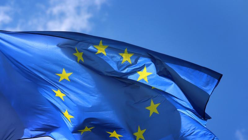 Eine Europafahne weht an einer Fahnenstange im Wind. Foto: Karl-Josef Hildenbrand/Archiv Eine Europafahne weht an einer Fahnenstange im Wind. Foto: Karl-Josef Hildenbrand/Archiv