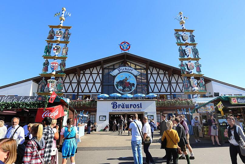 Ein Traditionszelt, das unter anderem für den schwulen Montag bekannt ist: die Bräurosl auf der Wiesn.