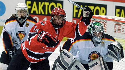 Die U18-Eishockey-WM findet im April 2022 in Landshut und Kaufbeuren statt. Dann könnte Deutschland wie bei der U18-WM 2005 in Tschechien auf den amtierenden Weltmeister aus Kanada treffen.