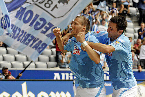 Kurioses Tor zum 2:0: Benny Lauth.