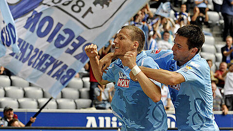 Kurioses Tor zum 2:0: Benny Lauth.