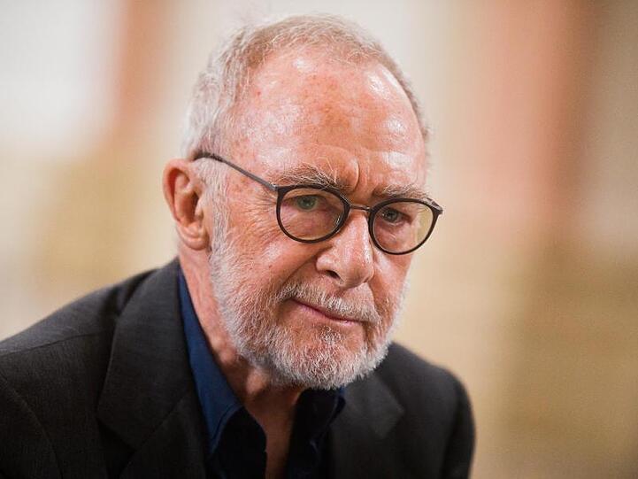 Gerhard Richter hatte einige Entwürfe in der Papiertonne vor seinem Haus entsorgt, weil er sie als misslungen betrachtete.