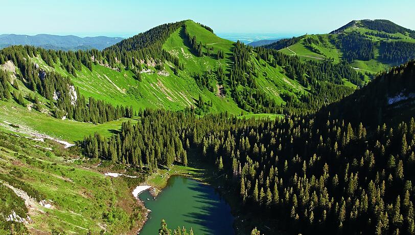 In der Karmulde verbirgt sich der Röthensteiner See. In der Karmulde verbirgt sich der Röthensteiner See.