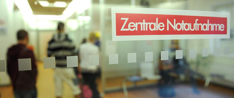 Das Unfallopfer wurde zur stationären Behandlung in ein Krankenhaus gebracht.
