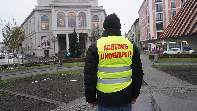 Georg Etscheit am Gärtnerplatz. Georg Etscheit am Gärtnerplatz.