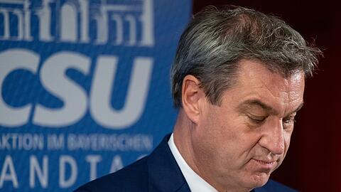 Markus Söder (CSU), Ministerpräsident von Bayern, gibt nach einer Fraktionssitzung der CSU ein Pressestatement.