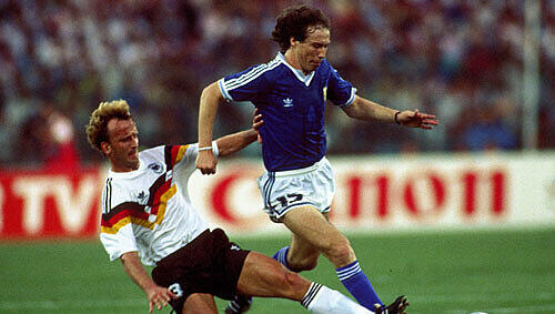 Andreas Brehme gibt im WM Finale 1990 alles. Andreas Brehme gibt im WM Finale 1990 alles.