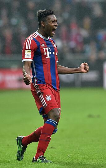Nach dem Treffer trifft David Alaba um ein Uhr nachts im H&rsquo;ugo&rsquo;s ein.