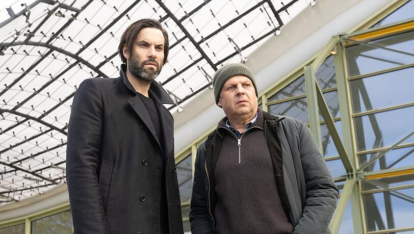 Ergänzen sich bei den Ermittlungen gut - notgedrungen: Lukas Laim (Max Simonischek, links) und Anton Simhandl (Gerhard Wittmann). Ergänzen sich bei den Ermittlungen gut - notgedrungen: Lukas Laim (Max Simonischek, links) und Anton Simhandl (Gerhard Wittmann).