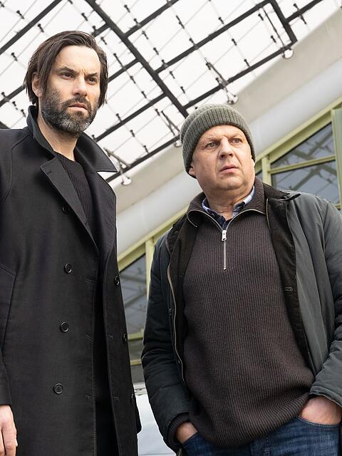 Erg&auml;nzen sich bei den Ermittlungen gut - notgedrungen: Lukas Laim (Max Simonischek, links) und Anton Simhandl (Gerhard Wittmann).