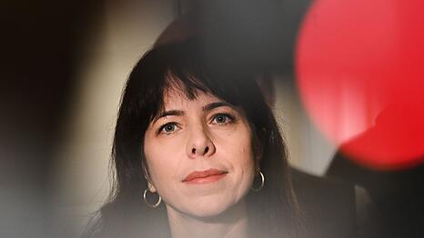 Elif Eralp sagte, sie sei sich sehr sicher, beim Parteitag eine gro&szlig;e Mehrheit f&uuml;r Koalitionsverhandlungen mit Gr&uuml;nen und SPD zu bekommen.  (Archivbild)