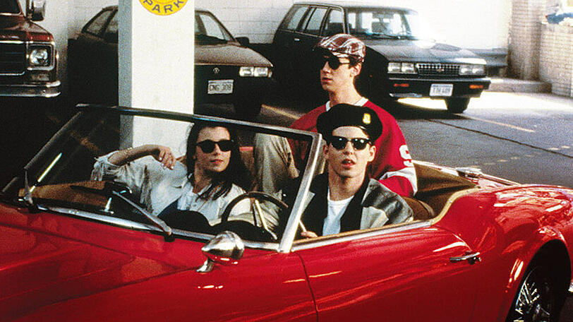 Fanden sich allesamt bei "Reunited Apart with Josh Gad" ein: Die "Ferris macht blau"-Hauptdarsteller/innen Matthew Broderick, Mia Sara und Alan Ruck (hinten)
