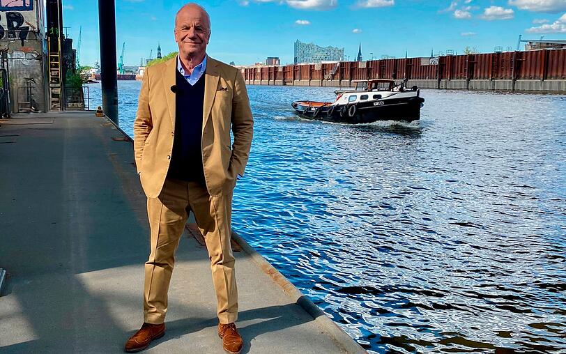 Der gebürtige Kasselaner Hubertus Meyer-Burckhardt war Regieassistent am Hamburger Thalia Theater, Kreativdirektor einer internationalen Werbeagentur, Vorstand bei Axel Springer und ProSiebenSat.1 und erfolgreicher Filmproduzent. Dem TV-Publikum ist er vor allem als Moderator der NDR Talk Show bekannt. Der gebürtige Kasselaner Hubertus Meyer-Burckhardt war Regieassistent am Hamburger Thalia Theater, Kreativdirektor einer internationalen Werbeagentur, Vorstand bei Axel Springer und ProSiebenSat.1 und erfolgreicher Filmproduzent. Dem TV-Publikum ist er vor allem als Moderator der NDR Talk Show bekannt.