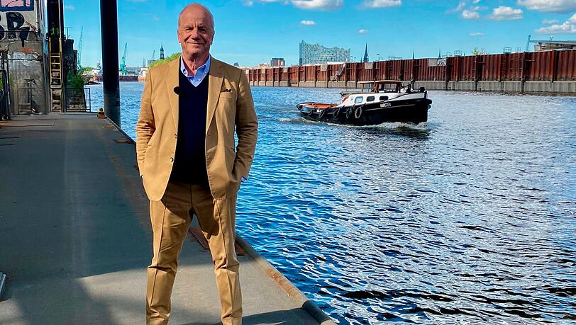 Der gebürtige Kasselaner Hubertus Meyer-Burckhardt war Regieassistent am Hamburger Thalia Theater, Kreativdirektor einer internationalen Werbeagentur, Vorstand bei Axel Springer und ProSiebenSat.1 und erfolgreicher Filmproduzent. Dem TV-Publikum ist er vor allem als Moderator der NDR Talk Show bekannt. Der gebürtige Kasselaner Hubertus Meyer-Burckhardt war Regieassistent am Hamburger Thalia Theater, Kreativdirektor einer internationalen Werbeagentur, Vorstand bei Axel Springer und ProSiebenSat.1 und erfolgreicher Filmproduzent. Dem TV-Publikum ist er vor allem als Moderator der NDR Talk Show bekannt.