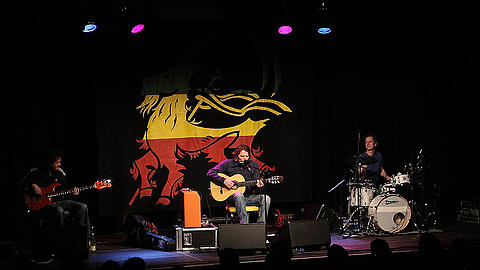 Der bayerische Musiker Hans Söllner mit Band.