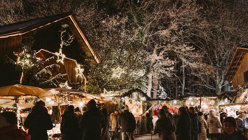 Im Zeichen des Hirschs: die Bergweihnacht. Im Zeichen des Hirschs: die Bergweihnacht.