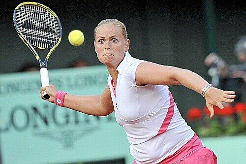 Riesenerfolg bei ihrem Lieblingsturnier: Anna-Lena Grönefled besiegte bei den French Open Lokalmatadorin Amelie Mauresmo.