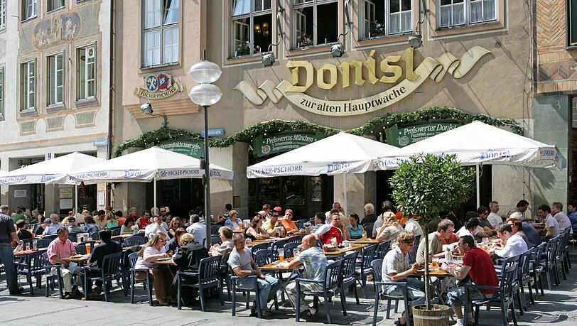 Der Donisl - Münchens zweitälteste Gaststätte in bester Lage am Marienplatz - ist momentan geschlossen und führungslos. Der Donisl - Münchens zweitälteste Gaststätte in bester Lage am Marienplatz - ist momentan geschlossen und führungslos.