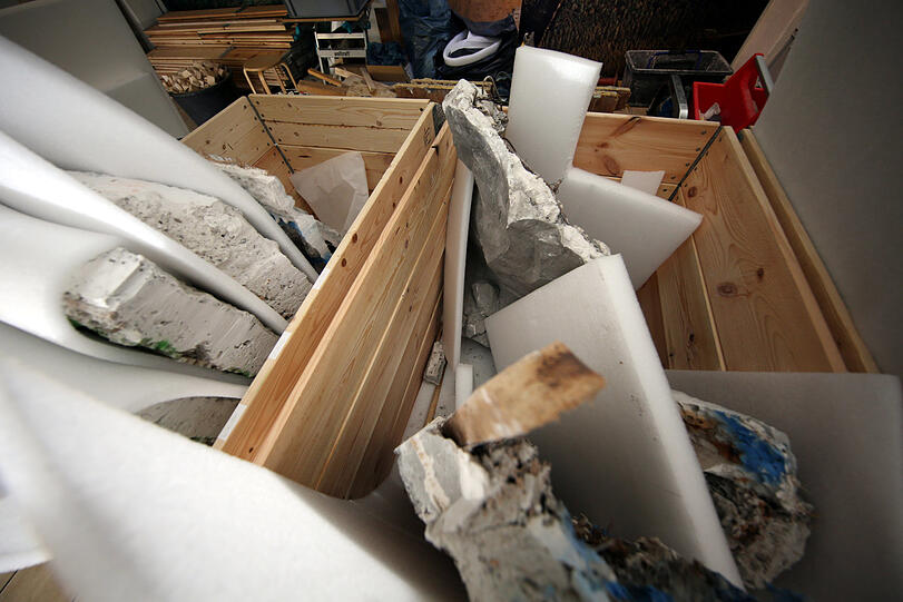 Zum Teil wurde im Bergwerk auch echtes Gestein verbaut. Es wird verpackt und aufbewahrt.