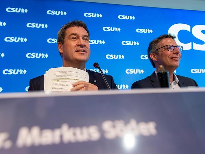 Die CSU-Politiker Markus Söder und Markus Blume. Foto: Peter Kneffel/Archivbild