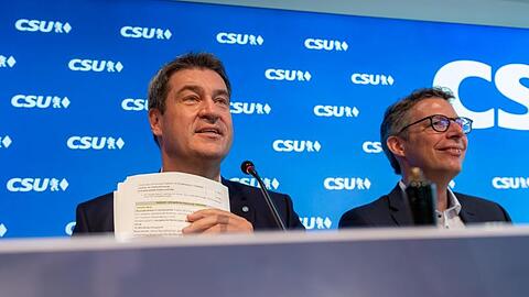 Die CSU-Politiker Markus Söder und Markus Blume. Foto: Peter Kneffel/Archivbild