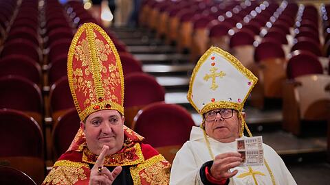 Spaniens Weihnachtslotterie ist mehr als ein Gl&uuml;cksspiel &ndash; sie ist ein nationales Ritual, bei dem sich viele verkleiden.