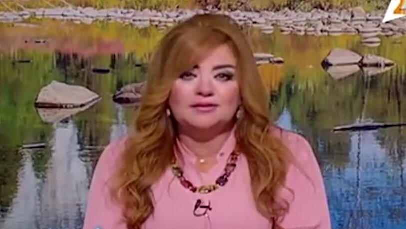 Khadija Khattab ist unter den acht Moderatoren, die vom ägyptischen Staatsfernsehen nun zur Verbesserung der Quoten auf Diät gesetzt wurde. Khadija Khattab ist unter den acht Moderatoren, die vom ägyptischen Staatsfernsehen nun zur Verbesserung der Quoten auf Diät gesetzt wurde.
