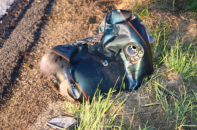 Bei einem Unfall mit einem Traktor sind am Samstag zwei Motorradfahrer ums Leben gekommen.