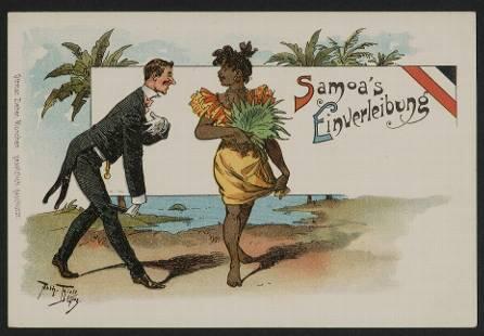 Karikatur-Postkarte "Samoas Einverleibung", 1899. Kleidung und Haartracht der Samoa repräsentierenden Frau entsprechen denen der 1895 bis 1897 in Deutschland gewesenen Samoanerinnen.