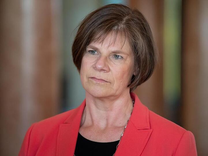 Virologin Ulrike Protzer kommt zu einer Kabinettssitzung. Foto: Sven Hoppe/dpa/Archivbild