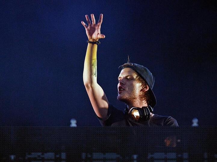Das posthume Avicii-Album enthält Songs, an denen der schwedische DJ mit Stars wie Chris Martin und Imagine Dragons gearbeitet hat.