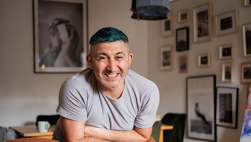 Bedros Demircioglu in seinem Wohnzimmer, wo er die ersten Ideen für seine Seife verfeinert hat. Bedros Demircioglu in seinem Wohnzimmer, wo er die ersten Ideen für seine Seife verfeinert hat.