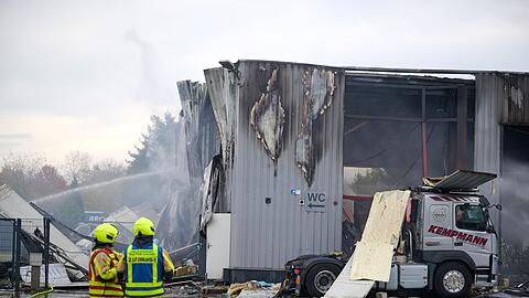 Die Halle wurde stark beschädigt.