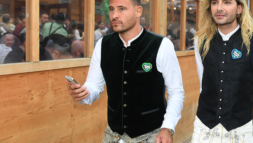 Marc Eggers und Bill Kaulitz beim gemeinsamen Oktoberfest-Besuch im Herbst 2024. Die beiden waren mehrere Monate liiert. Anfang 2025 wurde die Trennung bekannt.